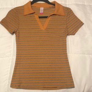 A v neck stripped shirt